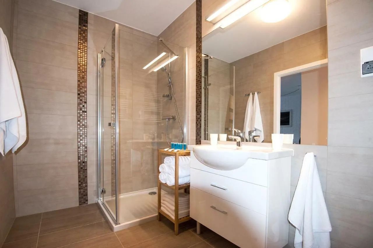 Lato Apartament Solna 11C Z Garazem Kolberg Apartment